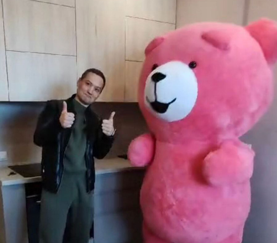 Соскучились по нашему необычному покупателю?